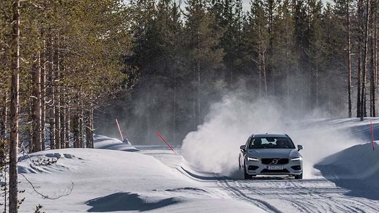 Vi Bilägare: тест нешипованных зимних шин 225/50 R17